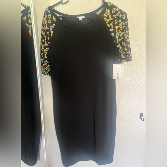 Lula Roe Julia - Picture 1 of 4